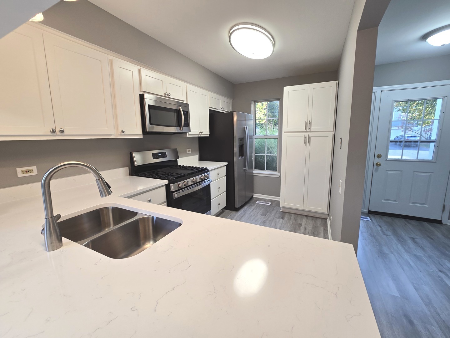 1672 Pebble Beach Circle Property Photo 2