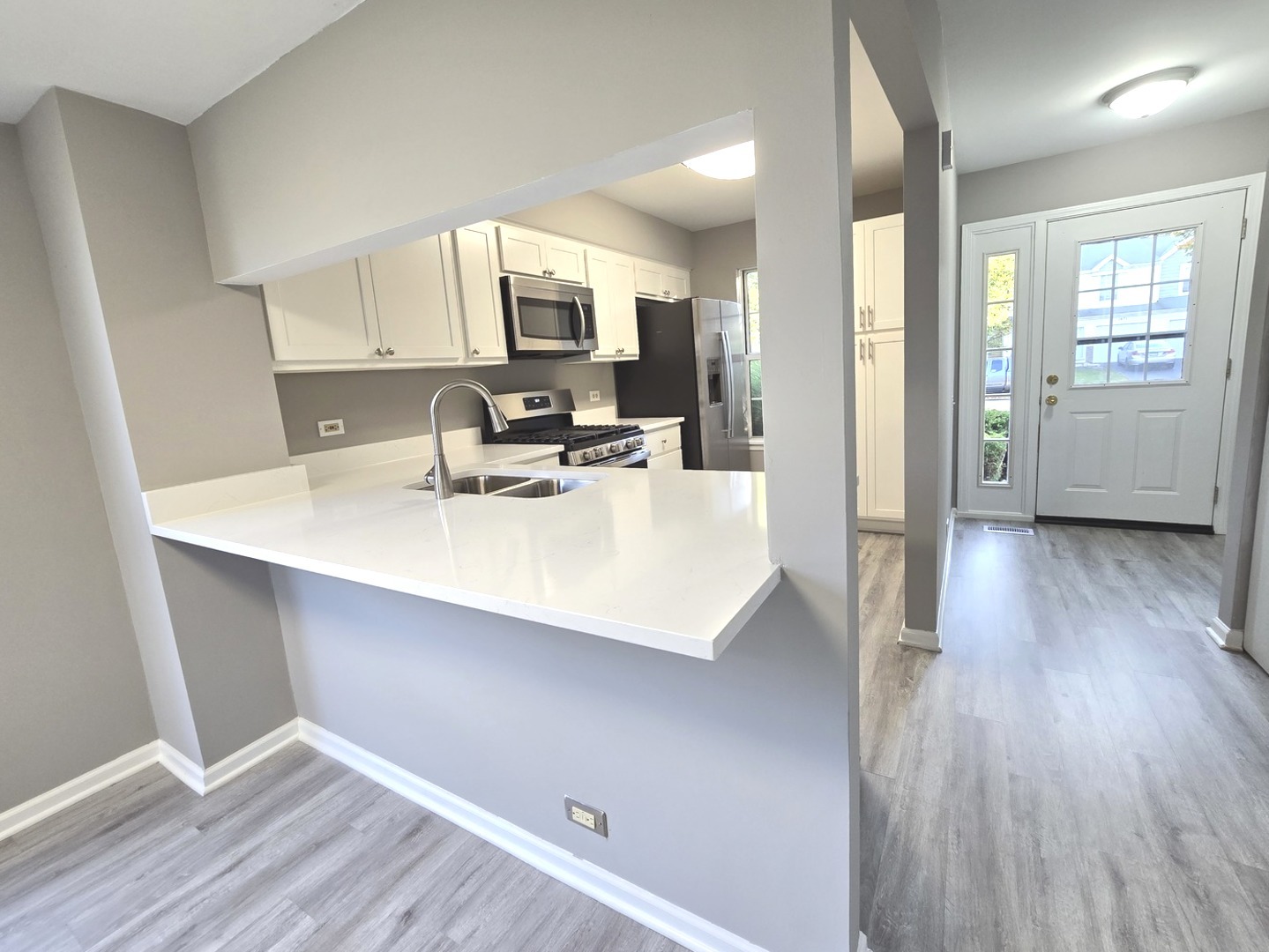 1672 Pebble Beach Circle Property Photo 4