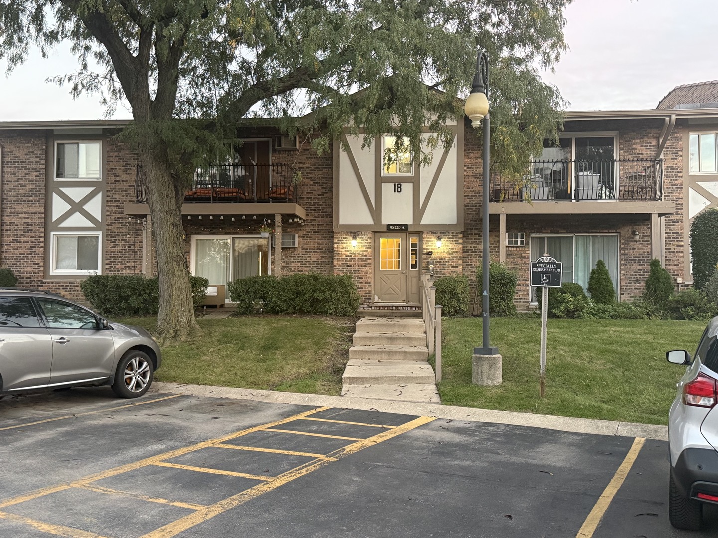 9s220 S Frontage Road 18-204 Property Photo 1