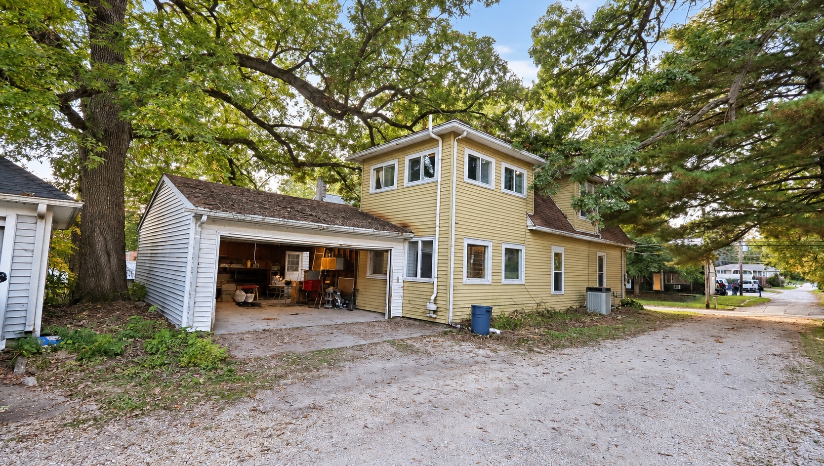 506 N Genesee Street Property Photo 3