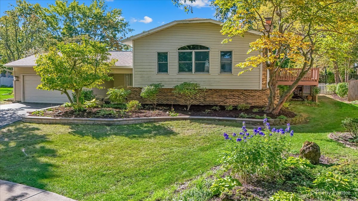 1017 Londonberry Court Property Photo 1