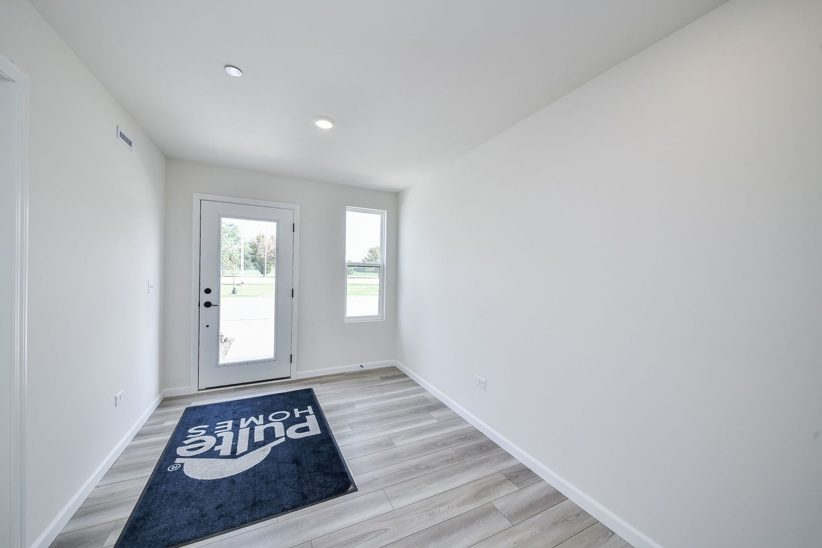 1708 Espacio Drive 3004 Property Photo 2