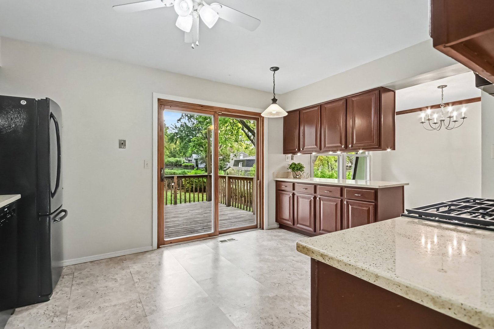 409 N Glengarry Drive Property Photo 34