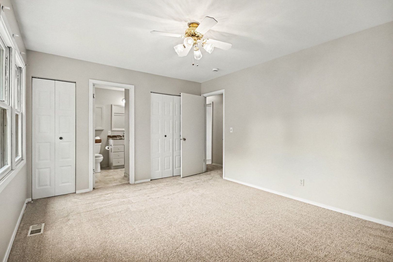 409 N Glengarry Drive Property Photo 36