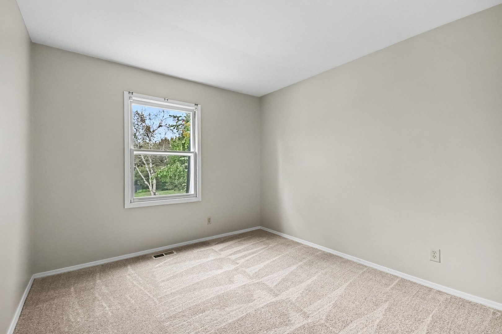 409 N Glengarry Drive Property Photo 37