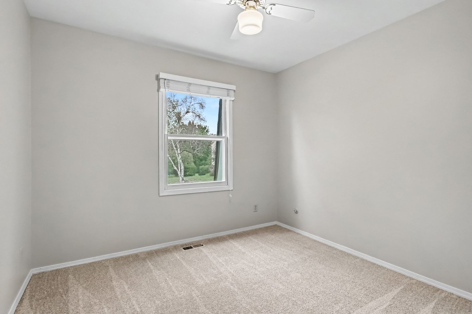 409 N Glengarry Drive Property Photo 38
