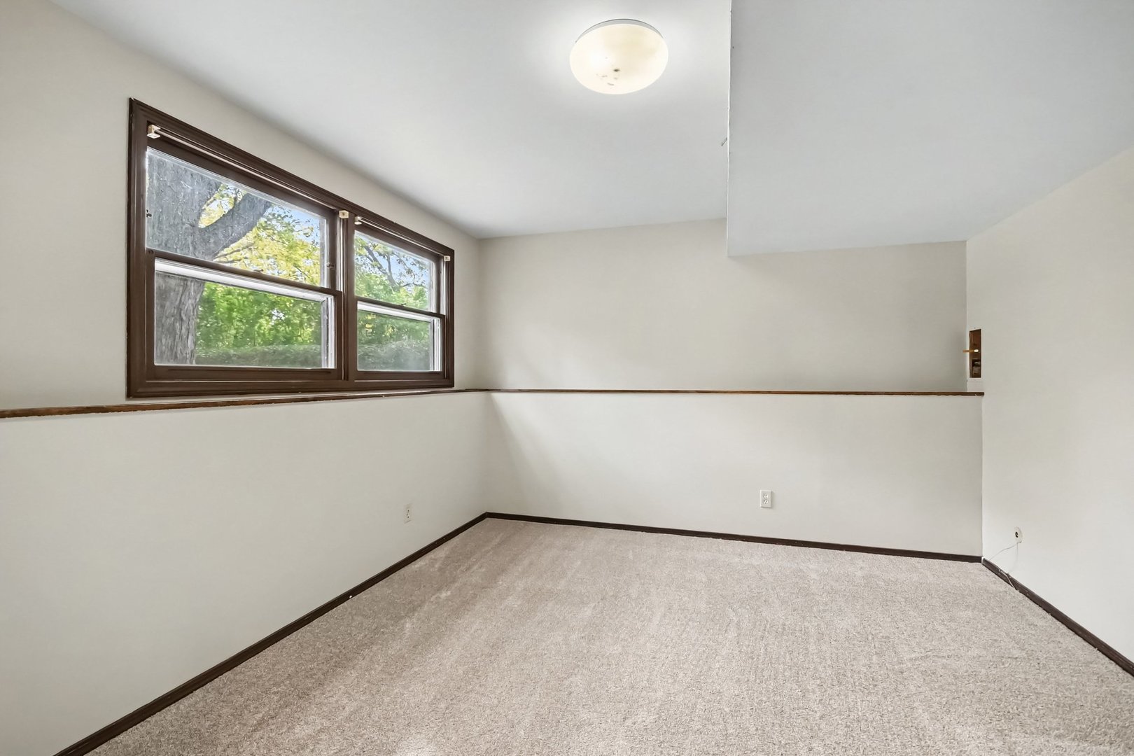 409 N Glengarry Drive Property Photo 41