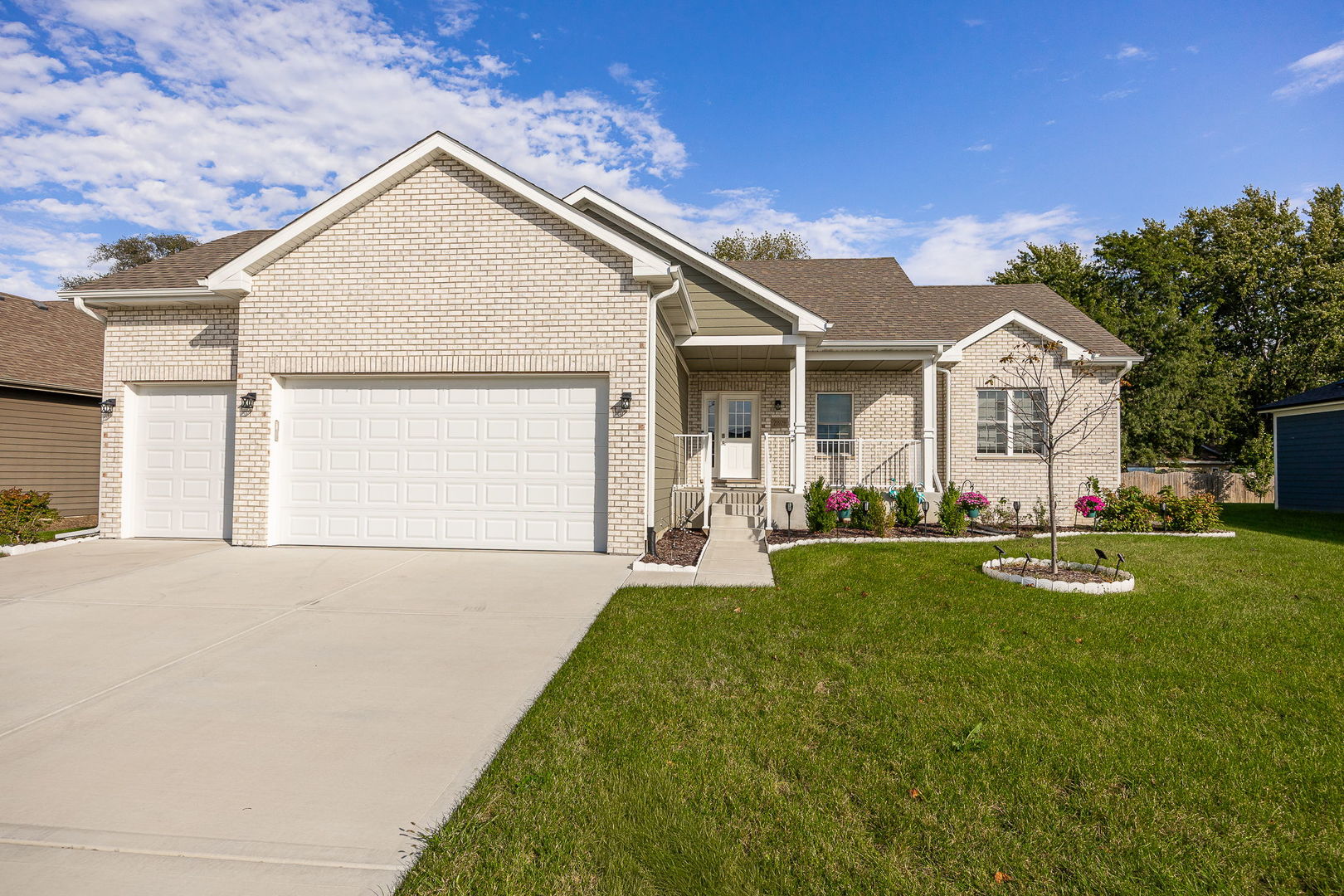 20929 Lakewoods Lane Property Photo 1