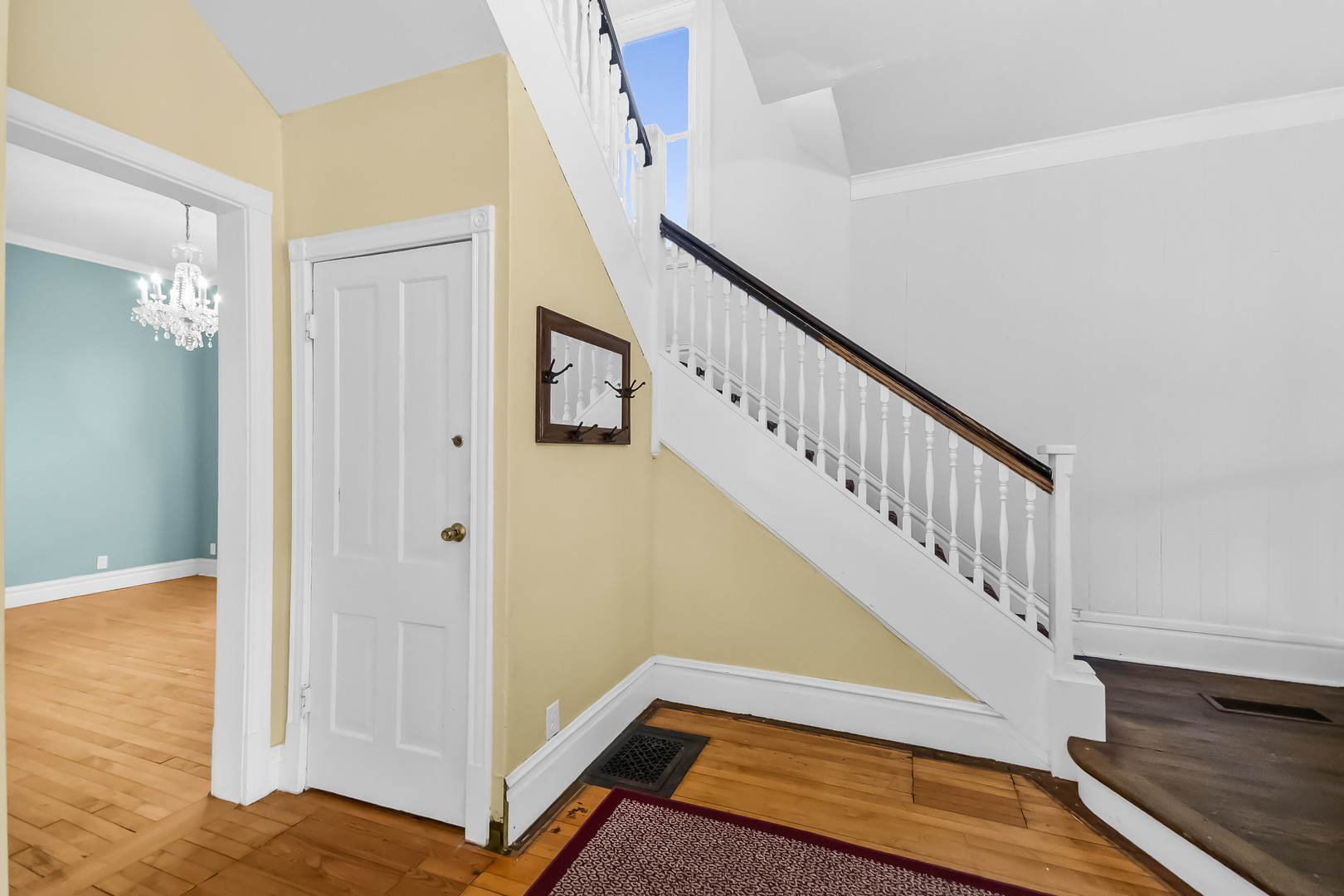 6742 N Glenwood Avenue Property Photo 5