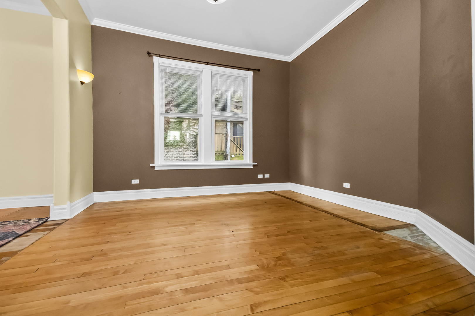 6742 N Glenwood Avenue Property Photo 13