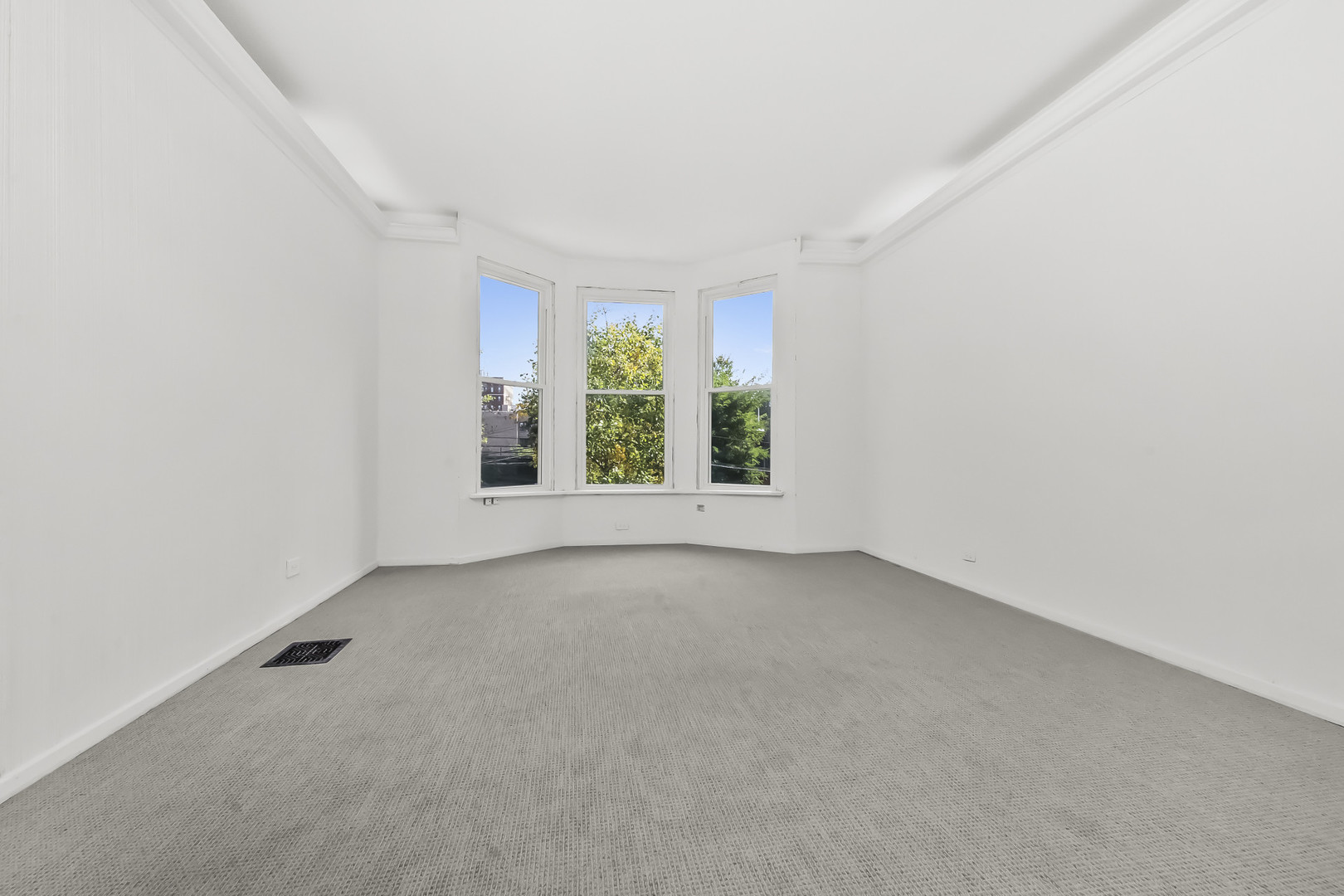 6742 N Glenwood Avenue Property Photo 31