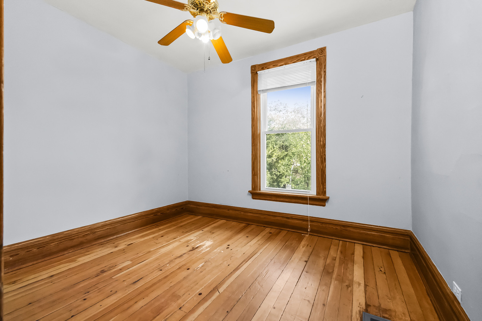 6742 N Glenwood Avenue Property Photo 37