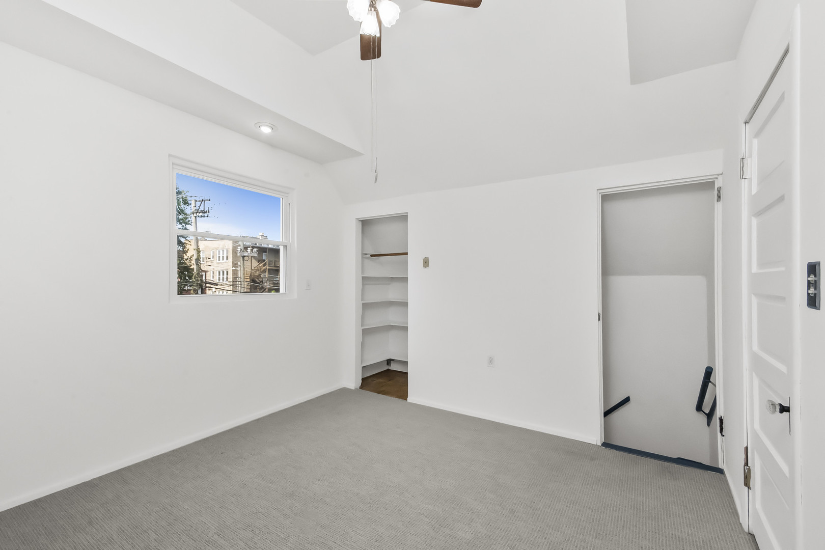 6742 N Glenwood Avenue Property Photo 41