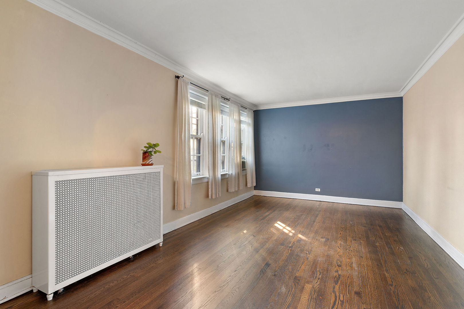 1219 Hull Terrace 2c Property Photo 2