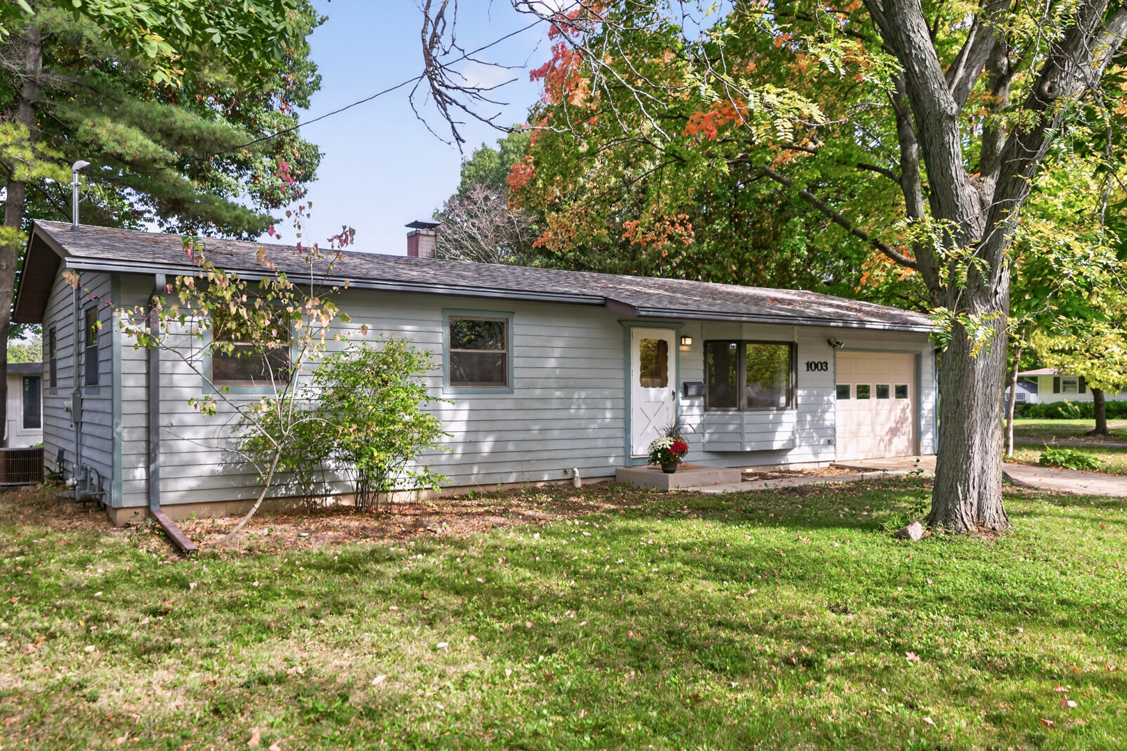 1003 Susan Court Property Photo 1