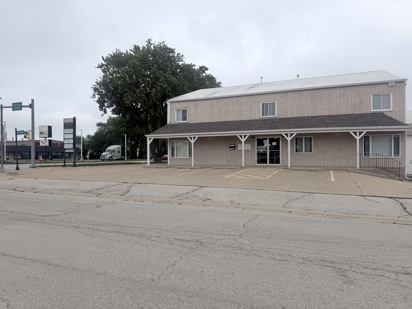 10 N Locust Street Property Photo 1