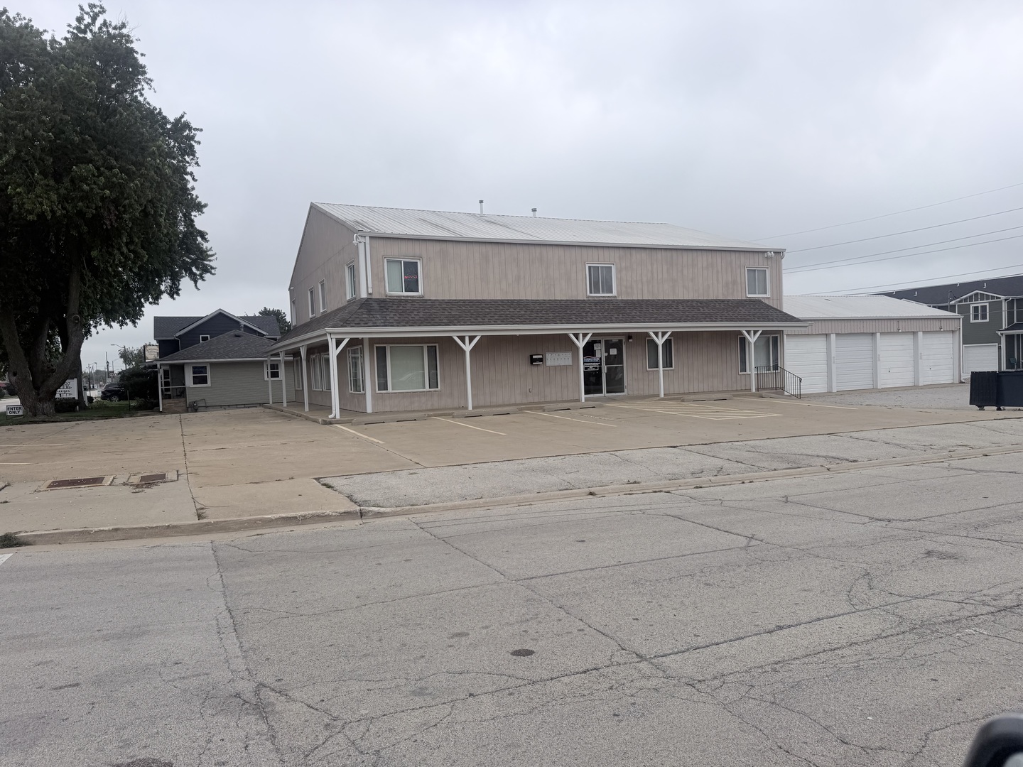 10 N Locust Street Property Photo 2