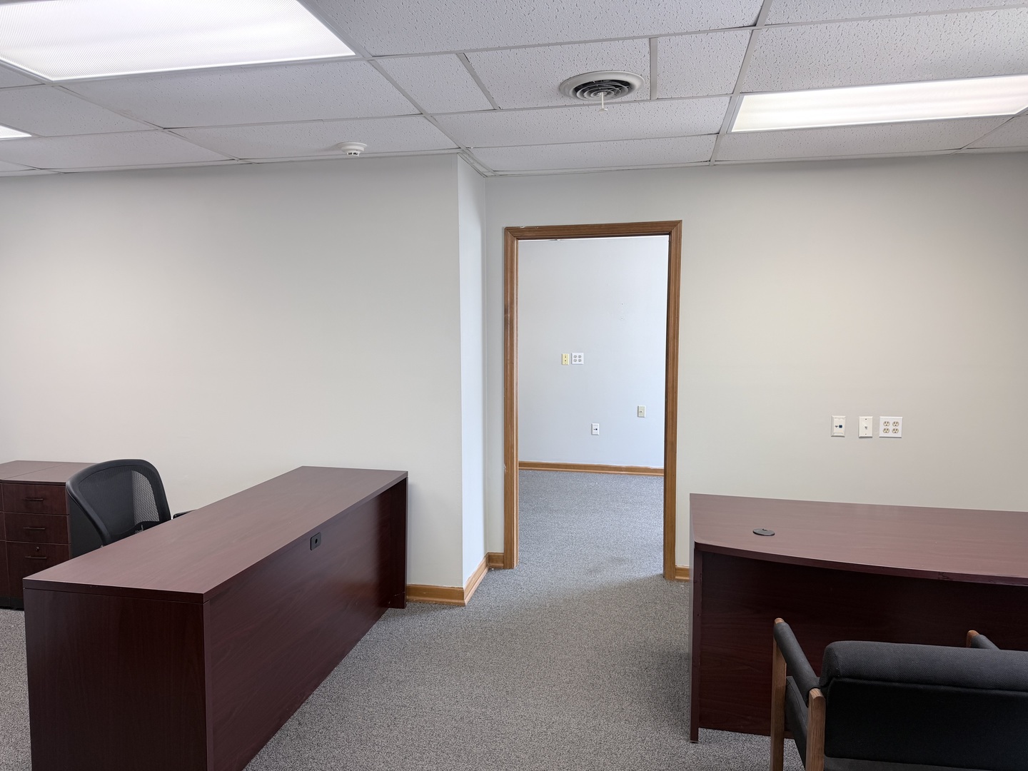 10 N Locust Street Property Photo 6