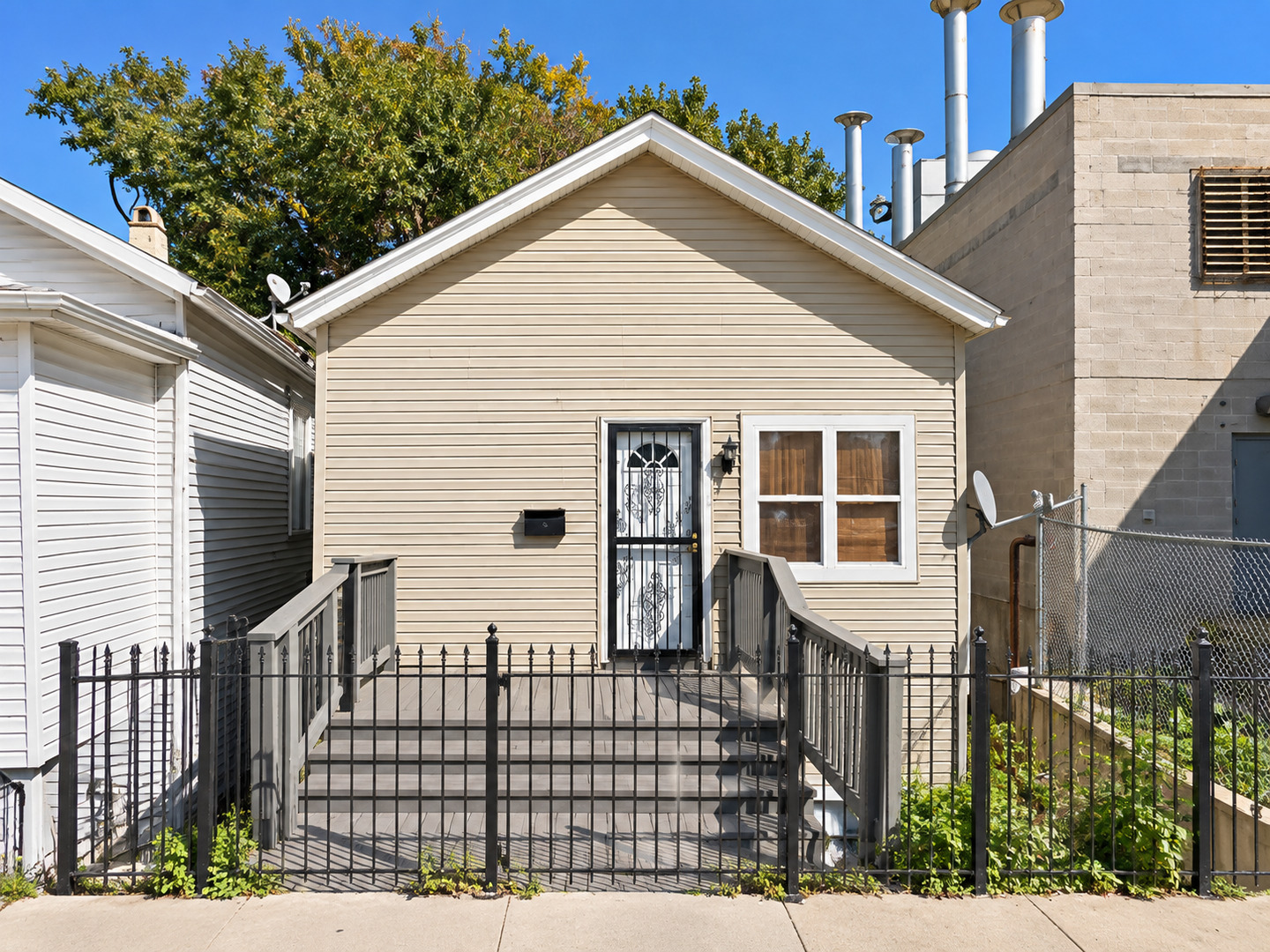 2317 S Winchester Avenue Property Photo 1
