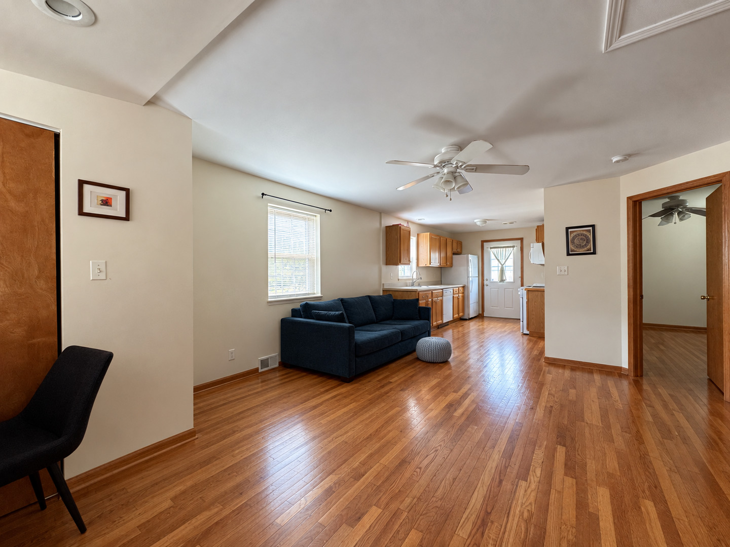 942 W 34th Street Property Photo 3