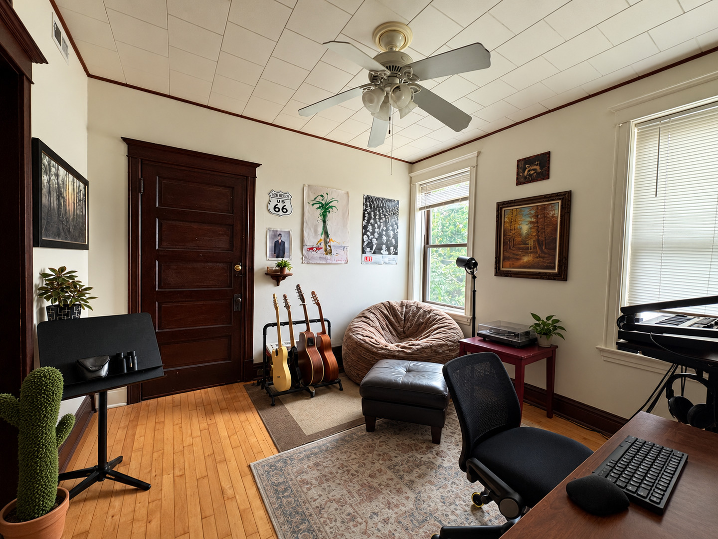 942 W 34th Street Property Photo 6