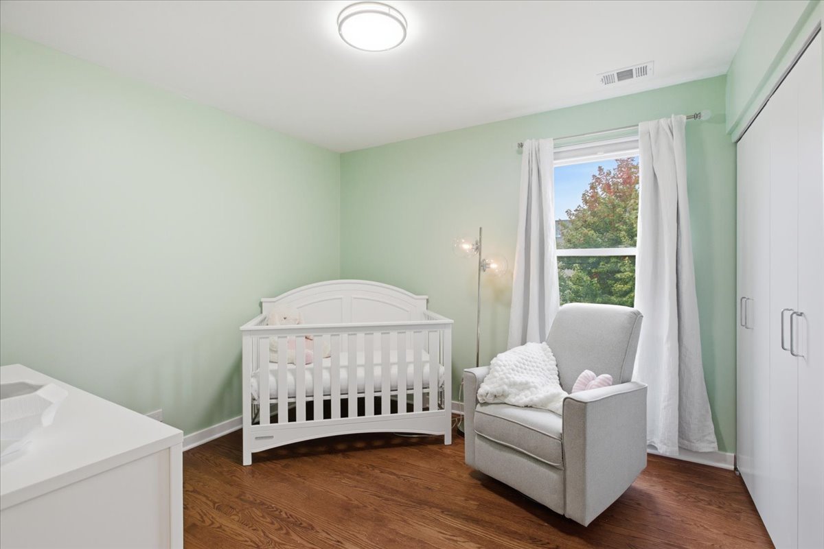918 W Fletcher Street C Property Photo 15