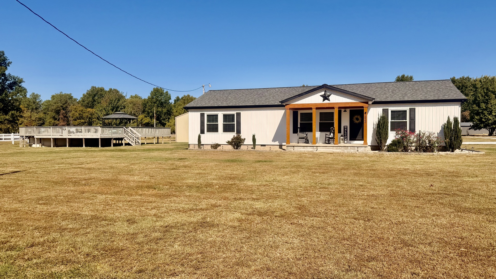 1833 Mercer Lane Property Photo 1