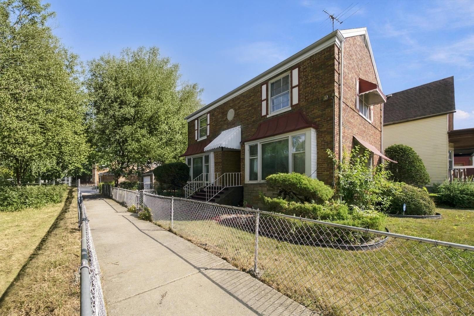 855 W 73rd Street Property Photo 1