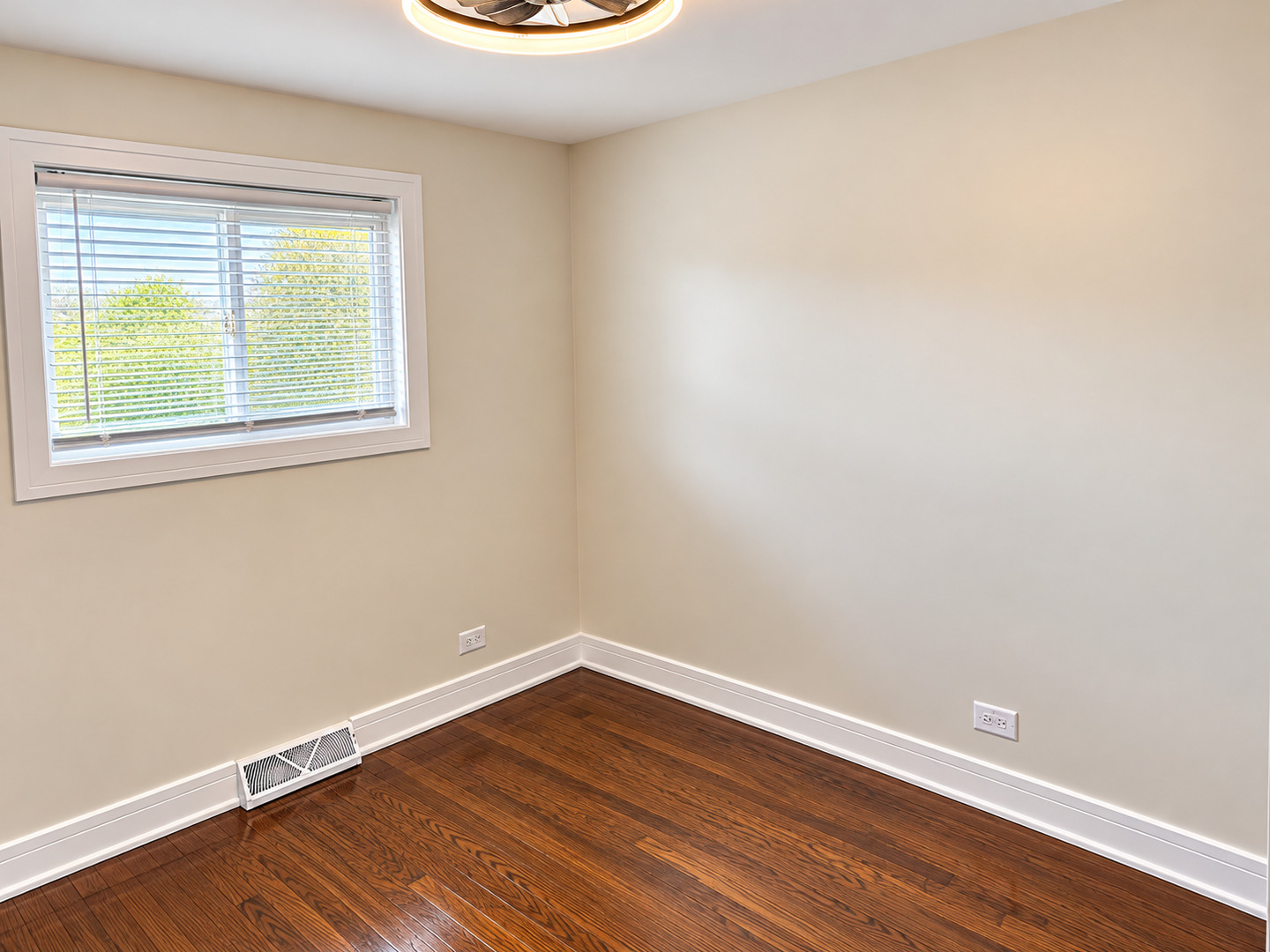 16549 Winchester Avenue Property Photo 10