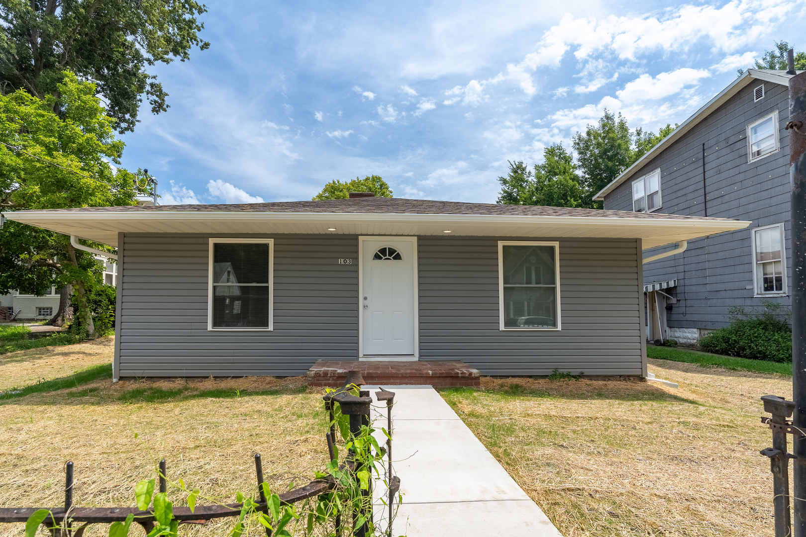 103 S Forest Avenue Property Photo 1