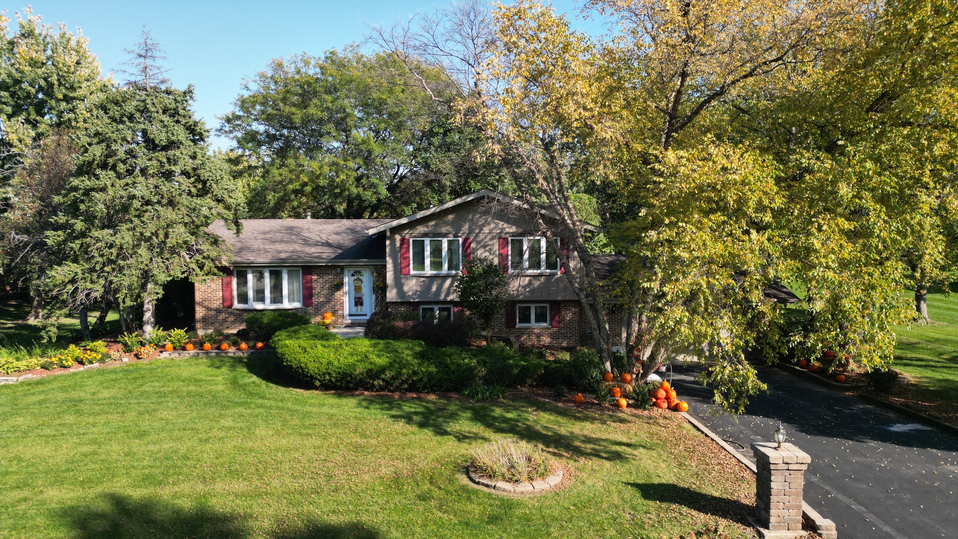 14423 S Stately Oaks Circle Property Photo 1