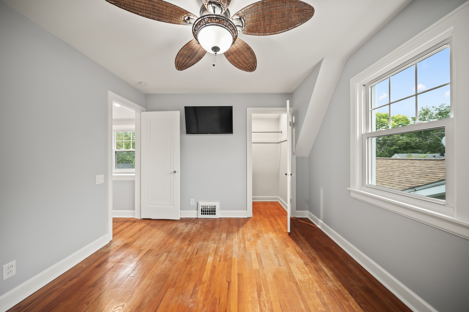2421 14th Avenue Property Photo 18