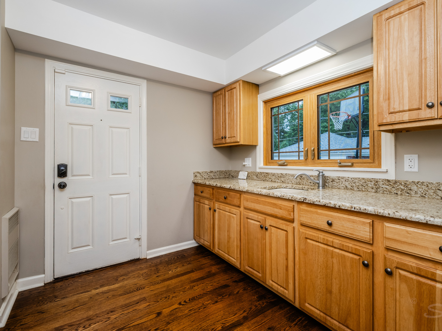 635 S Brainard Avenue Property Photo 15