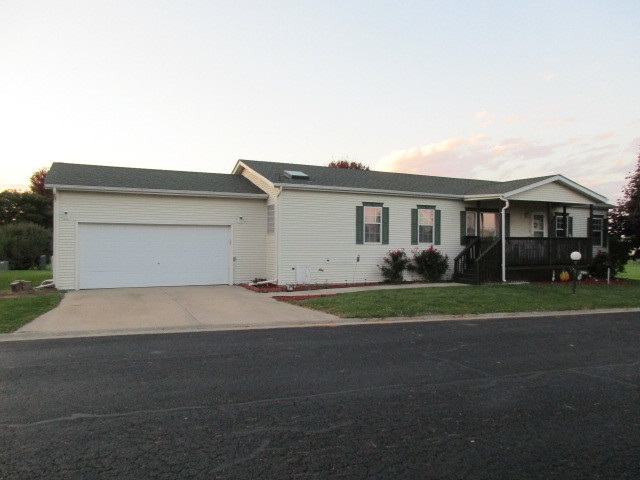 894 Meadowlark Circle Property Photo 1