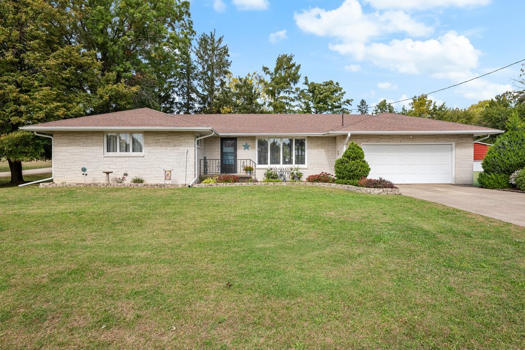 322 11th Place Property Photo 1