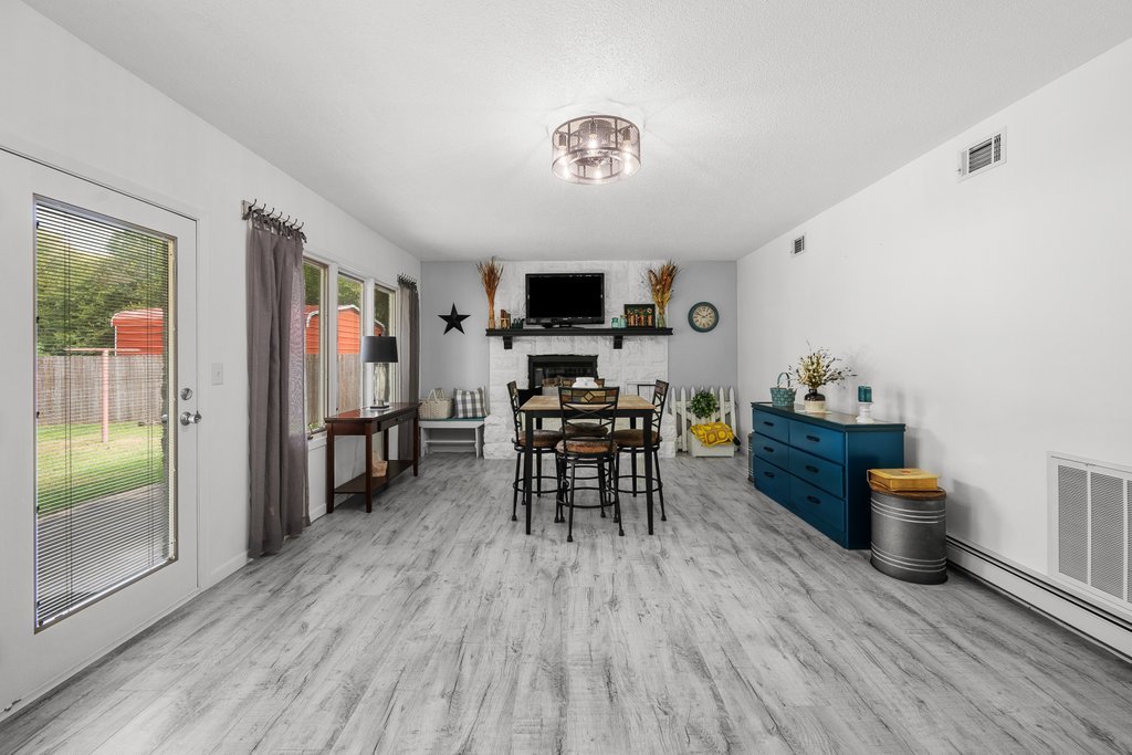 322 11th Place Property Photo 16