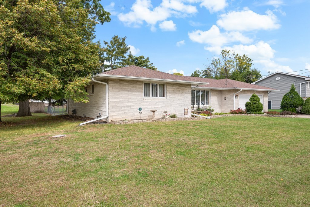 322 11th Place Property Photo 35