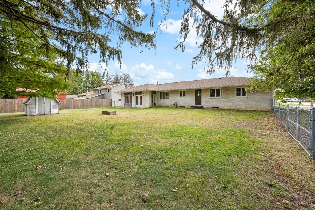 322 11th Place Property Photo 37