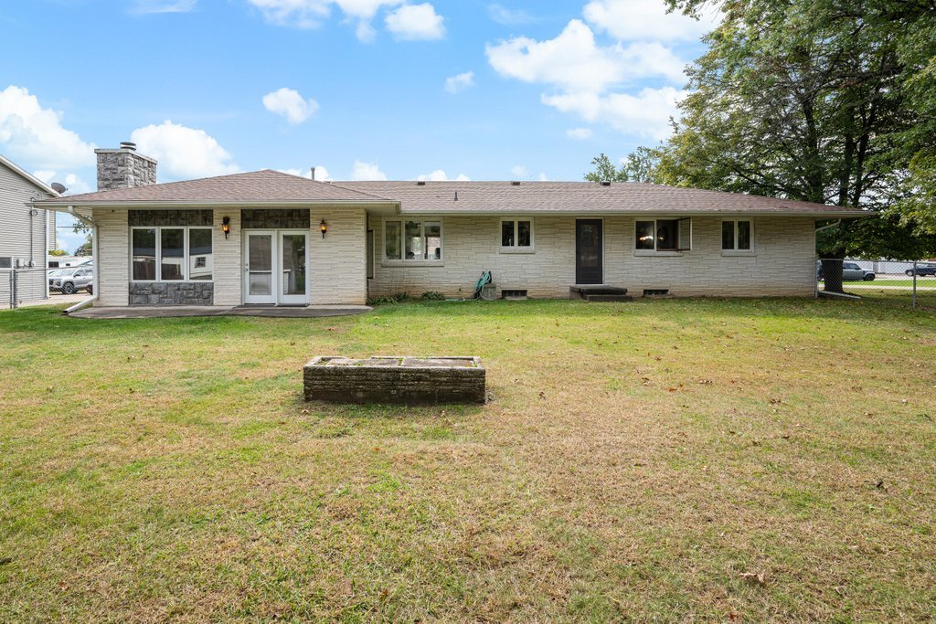 322 11th Place Property Photo 38