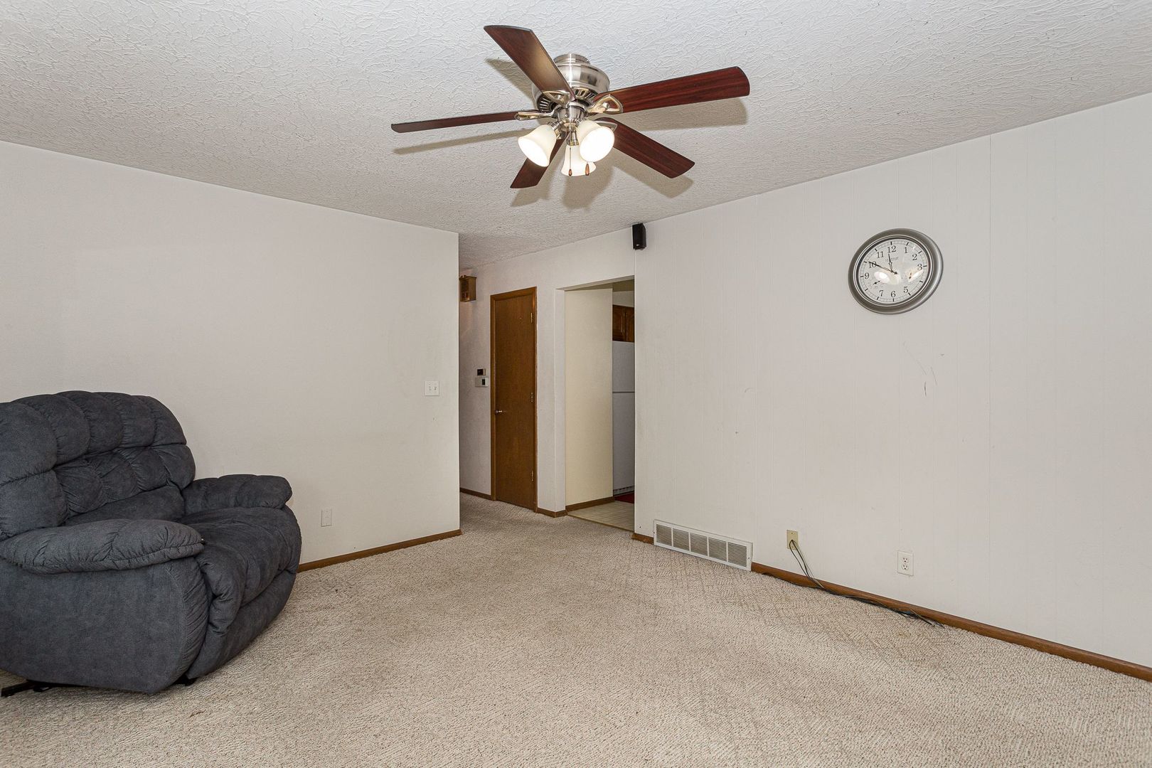 2524 W 43rd Street Property Photo 4