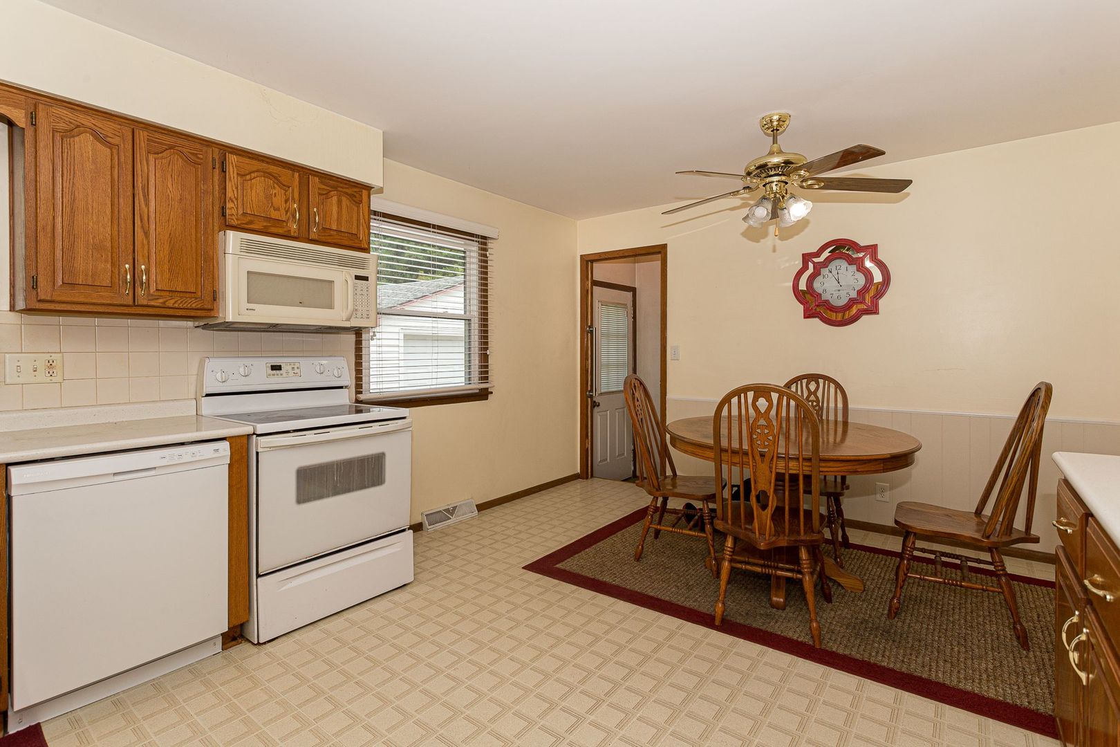 2524 W 43rd Street Property Photo 6