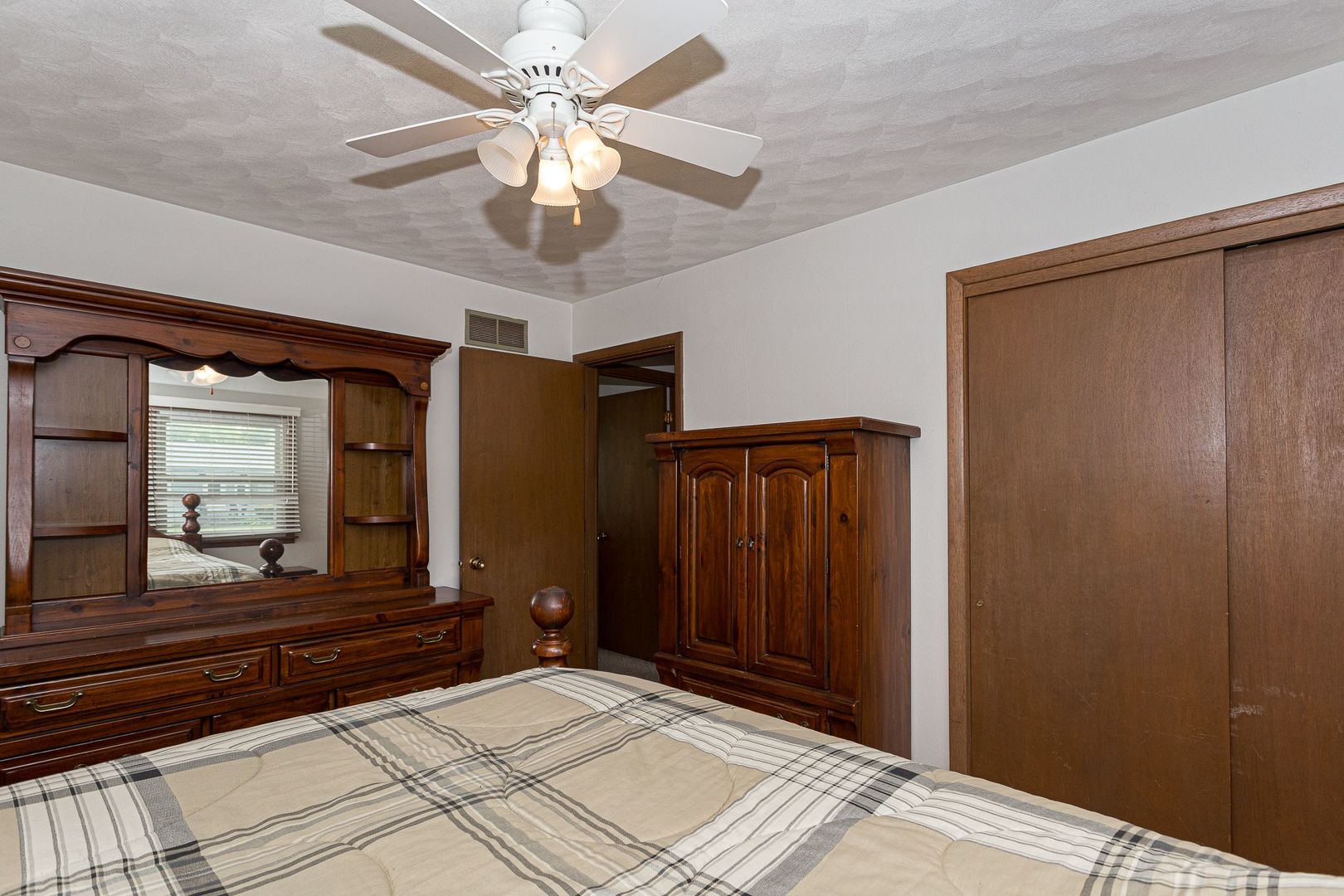 2524 W 43rd Street Property Photo 14