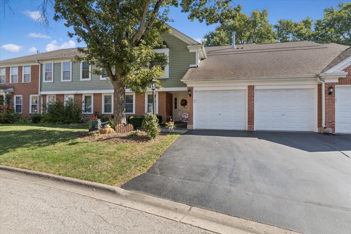 617 Edinburgh Lane B Property Photo 1