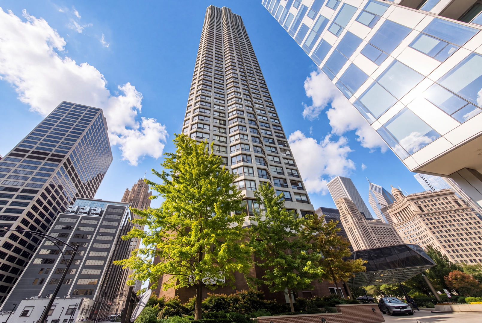 405 N Wabash Avenue 4004 Property Photo 1