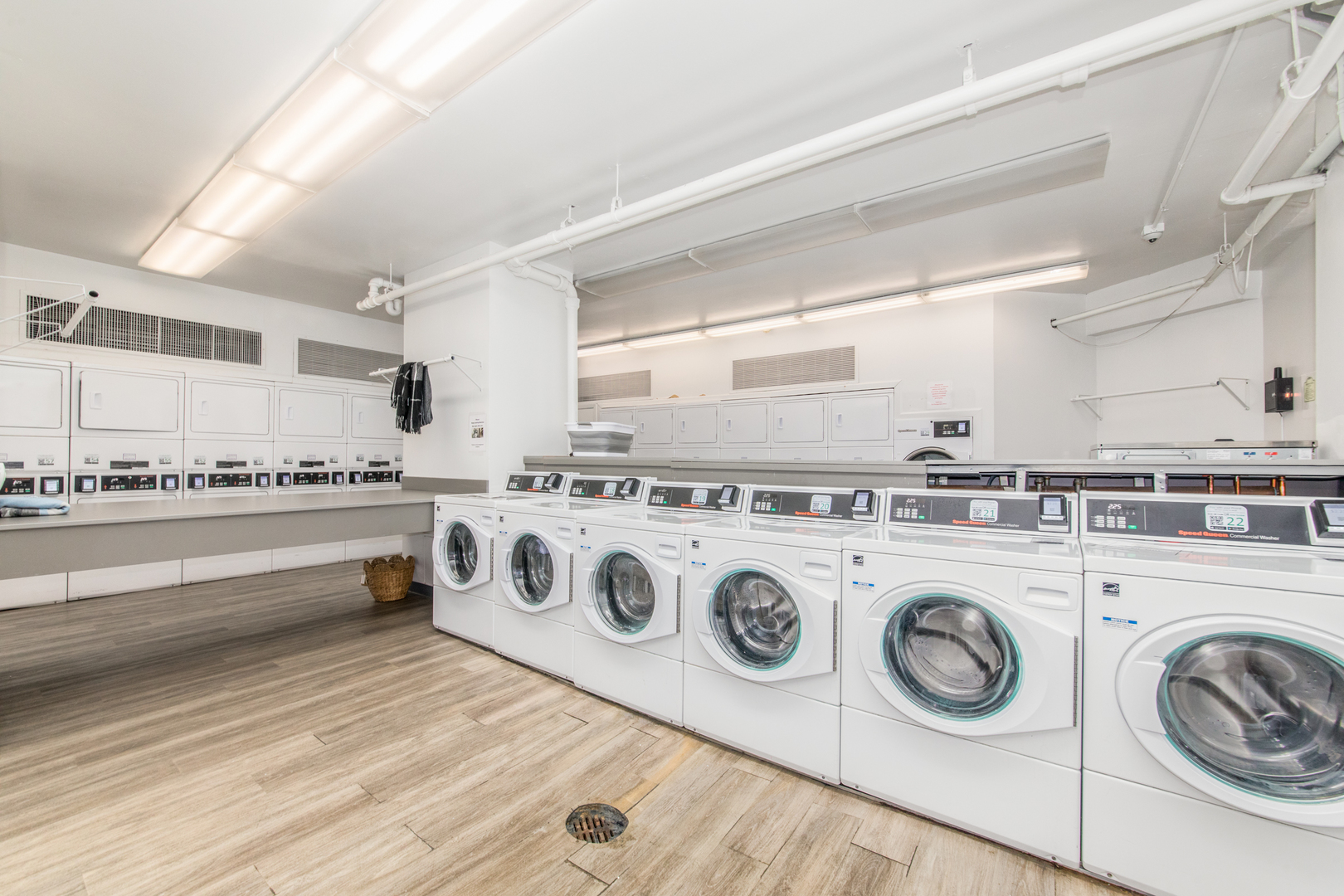 405 N Wabash Avenue 4004 Property Photo 27
