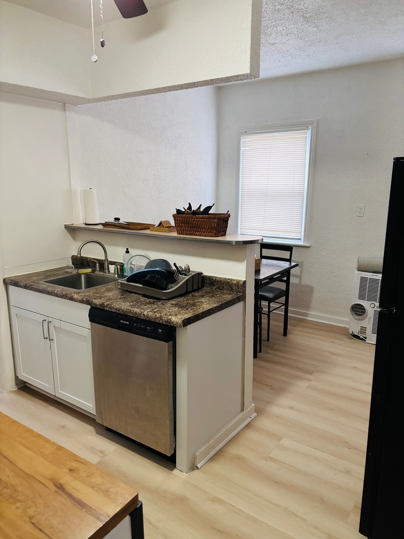 2047 Asbury Avenue Property Photo 4