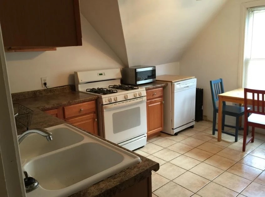 2047 Asbury Avenue Property Photo 6