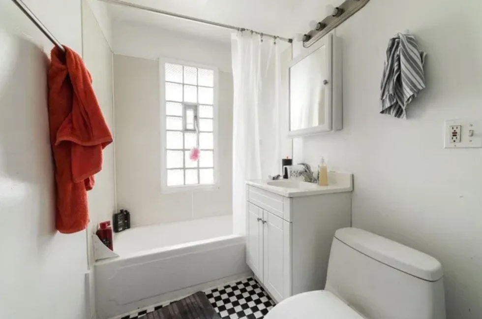 2047 Asbury Avenue Property Photo 13