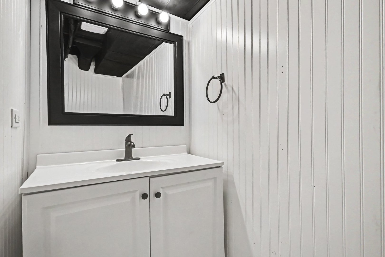 3440 N Plainfield Avenue Property Photo 20