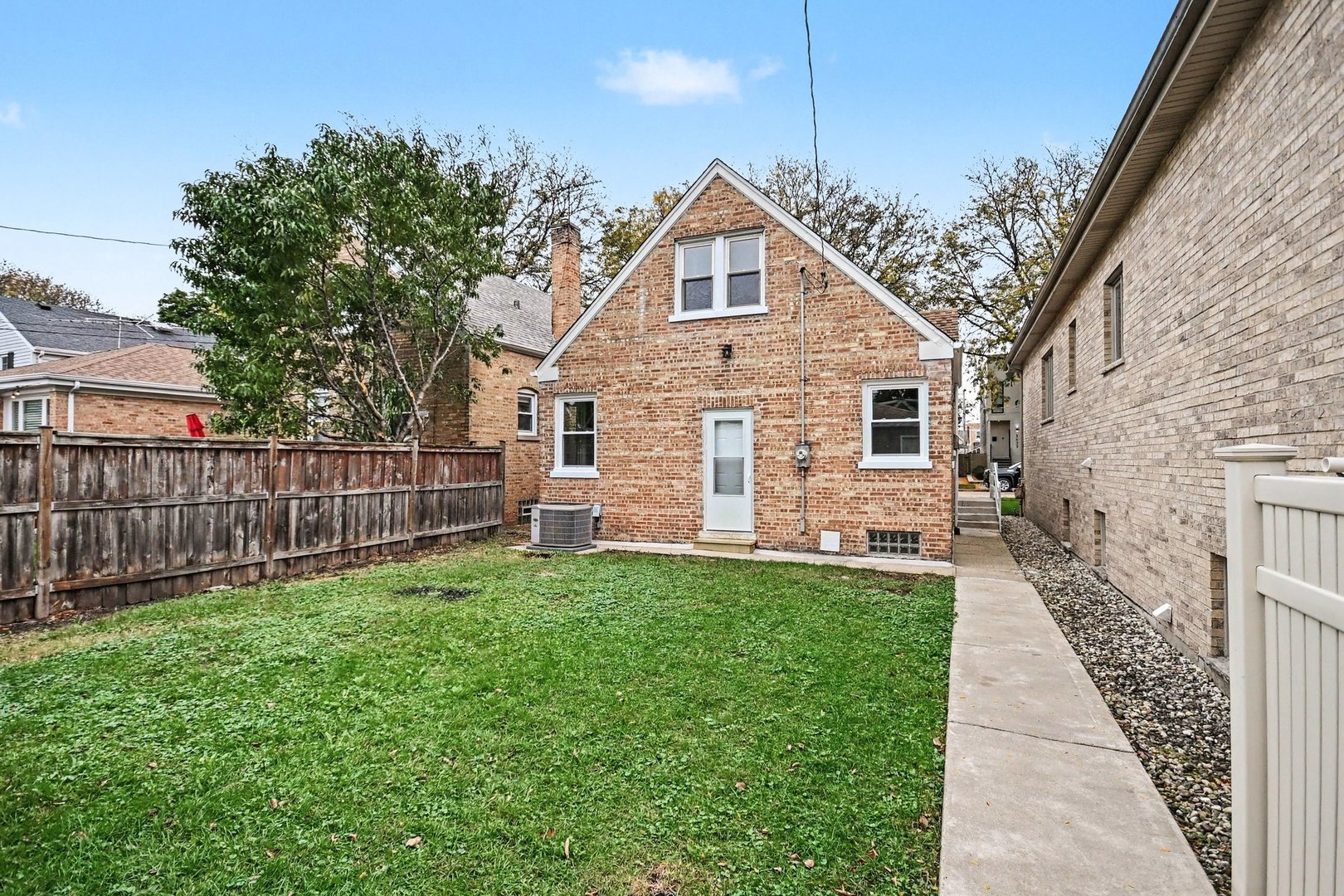 3440 N Plainfield Avenue Property Photo 22